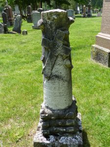 treestump gravestone